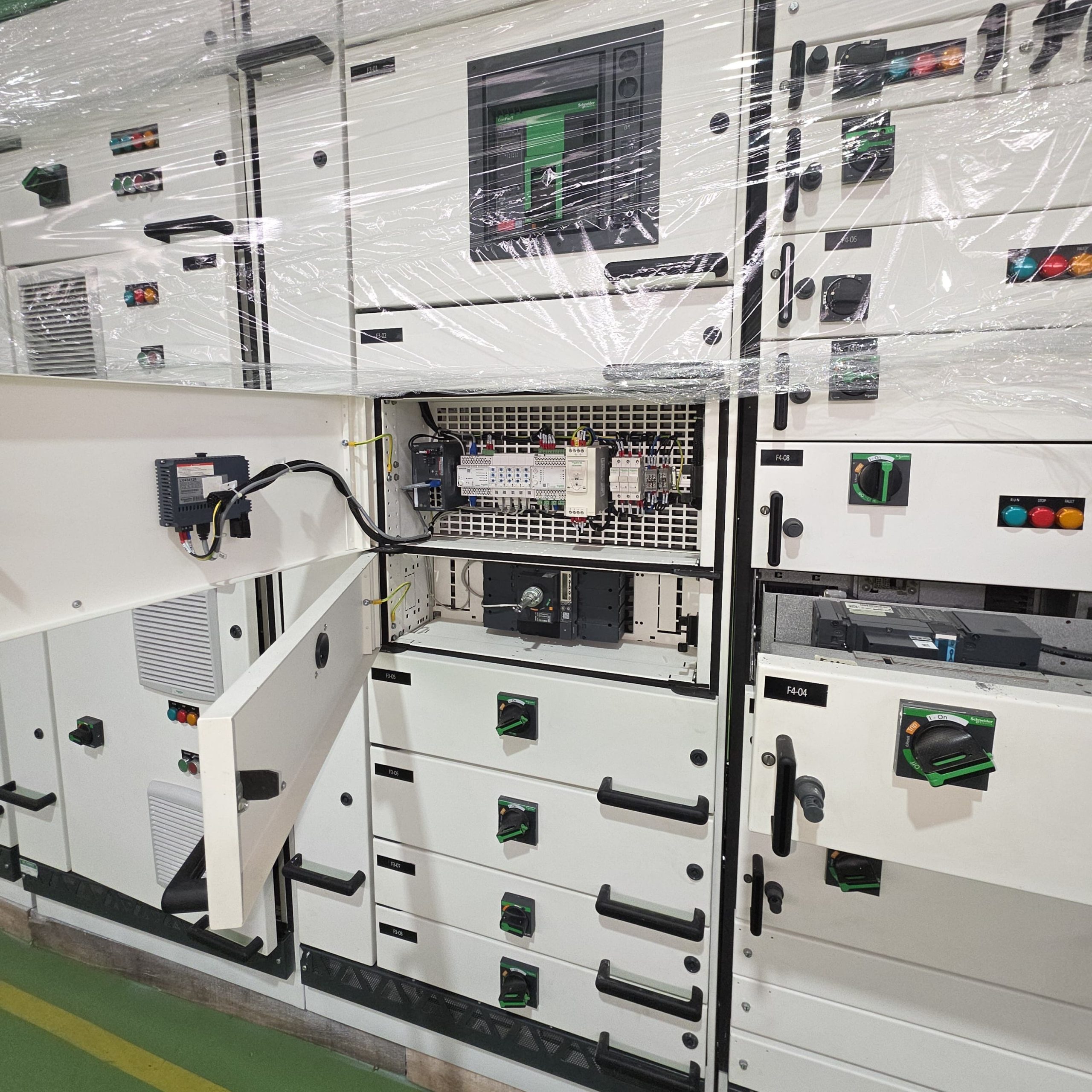 Panel Distribusi Schneider BlokSet LV Switchboard
